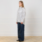 Preview: Oversize-Bluse mit Ornamentmuster in Offwhite und Grau