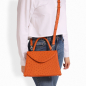 Preview: Henkeltasche mit Umhängegurt aus Straußenleder cognac