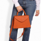 Preview: Henkeltasche mit Umhängegurt aus Straußenleder cognac