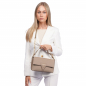 Preview: Schultertasche aus genarbtem Kalbsleder in beige -MINERVA-
