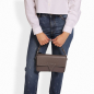 Preview: Schultertasche aus genarbtem Kalbsleder taupe