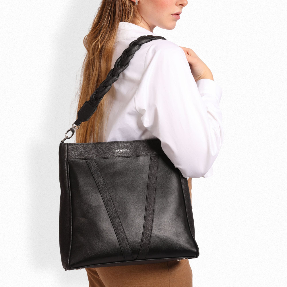 Shopper mit Magnetverschluss aus Kalbsleder Schwarz -DIANA-
