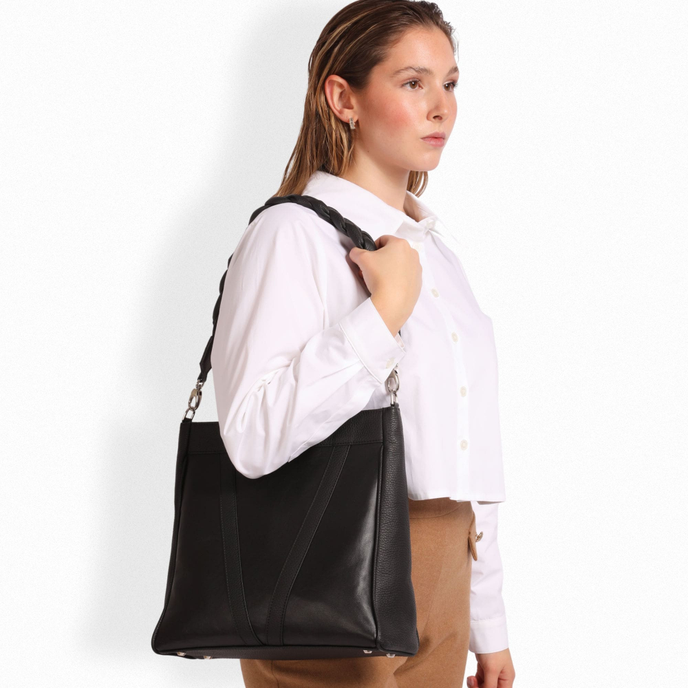 Shopper mit Magnetverschluss aus Kalbsleder Schwarz -DIANA-
