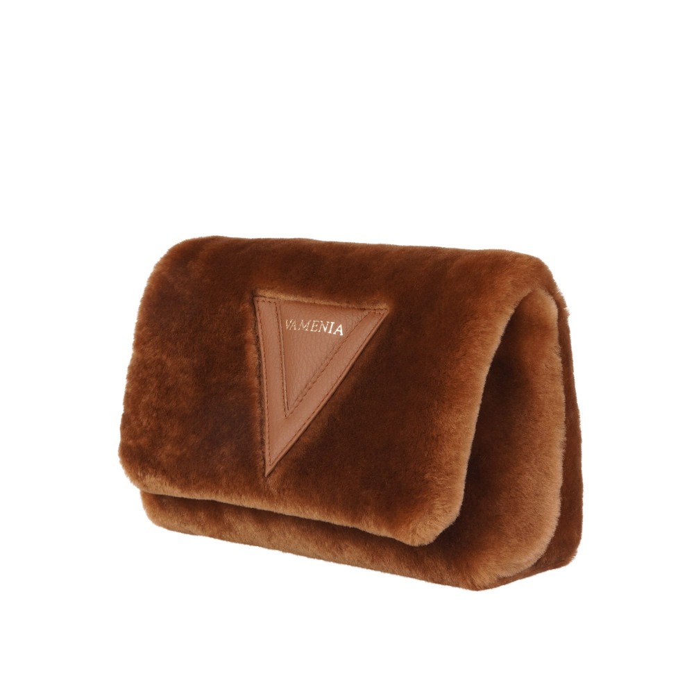 Crossbody Bag aus Lammfell in nussbraun -EPONA- MINI
