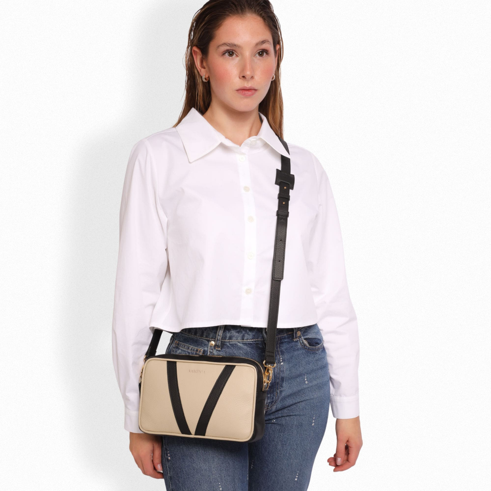 Small Shoulder Bag made of calfskin -MONETA-