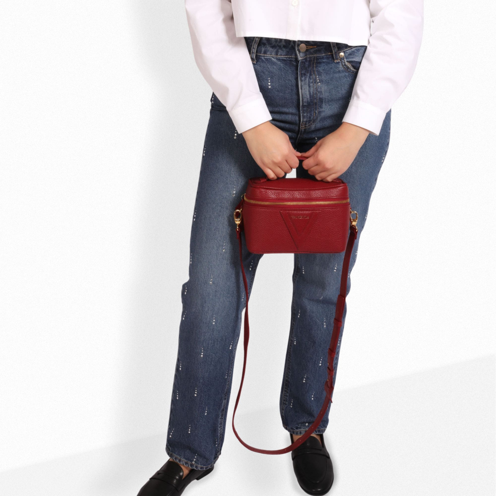 Shoulder bag made of wine red calfskin leather
