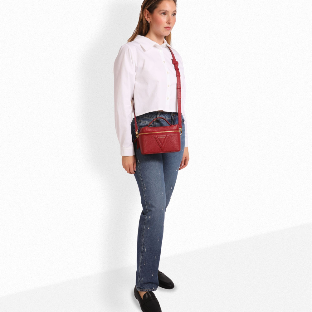 Shoulder bag made of wine red calfskin leather