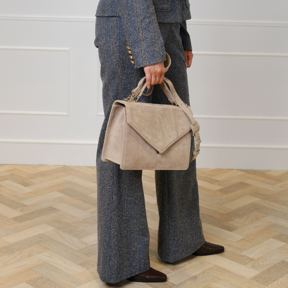 Henkeltasche mit Umhängegurt aus Wildleder Greige