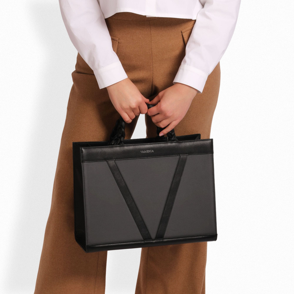 Handtasche aus glattem Kalbsleder mit geflochtenen Henkeln -VESTA-