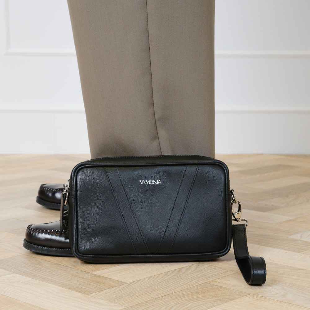Small Shoulder Bag made of saffianoskin black