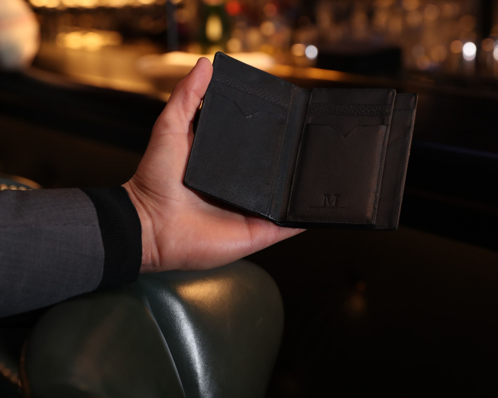 Card case grained calfskin