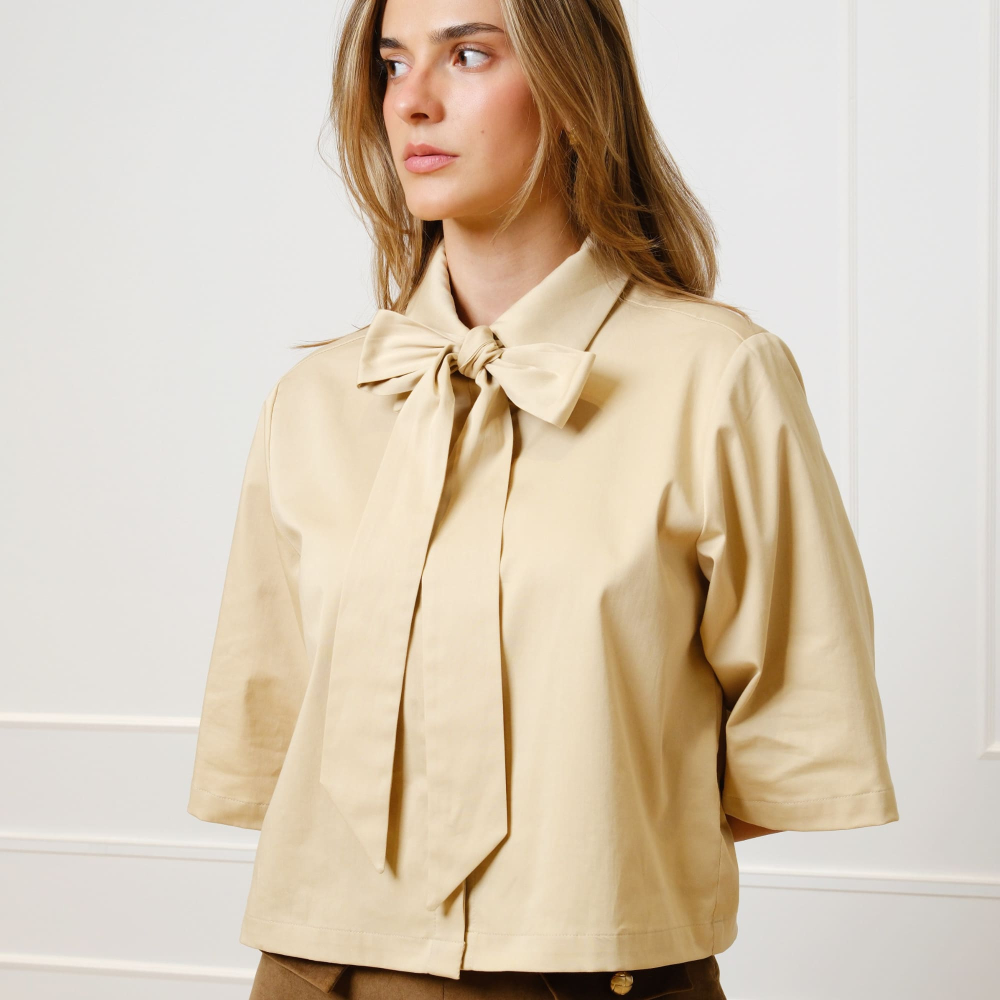 Schluppenbluse in Sandbeige