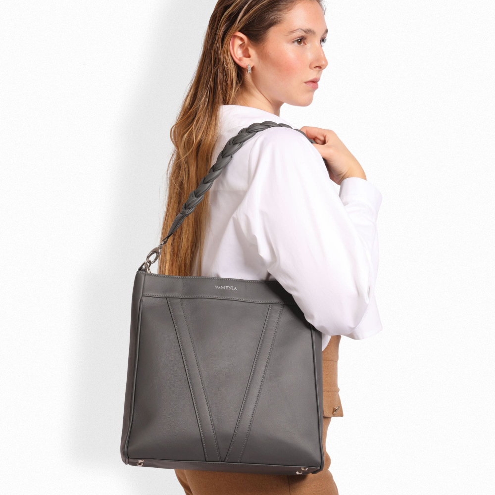 Shopper mit Magnetverschluss aus Kalbsleder Grau