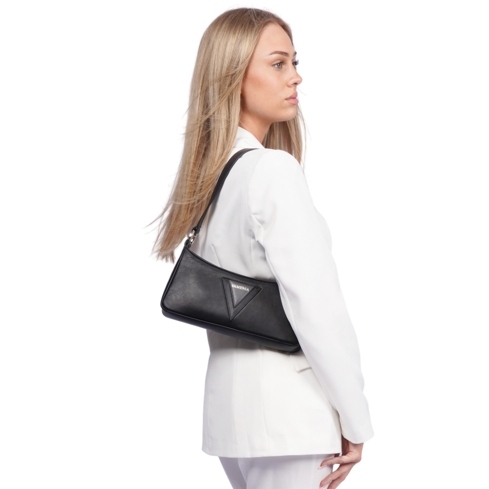 Hobo-Bag als Schultertasche aus genarbtem Kalbsleder in schwarz -FORTUNA-