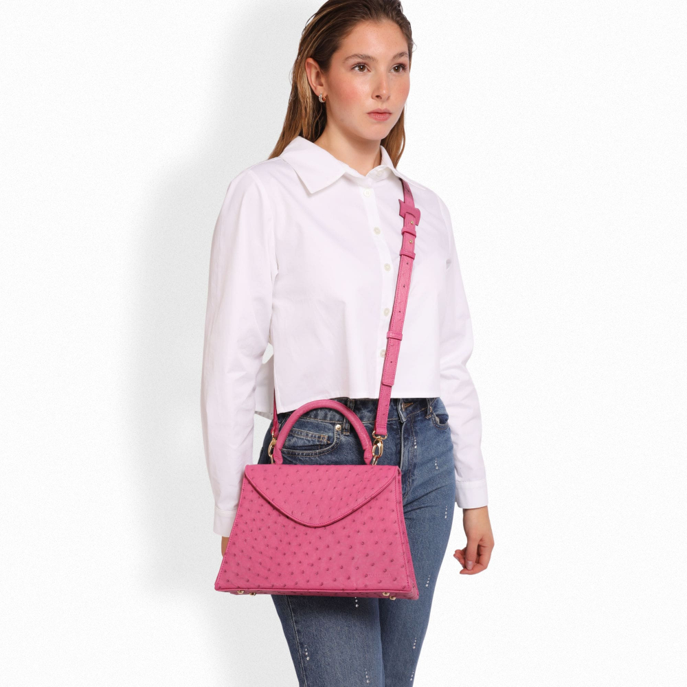 Henkeltasche mit Umhängegurt aus Straußenleder magenta