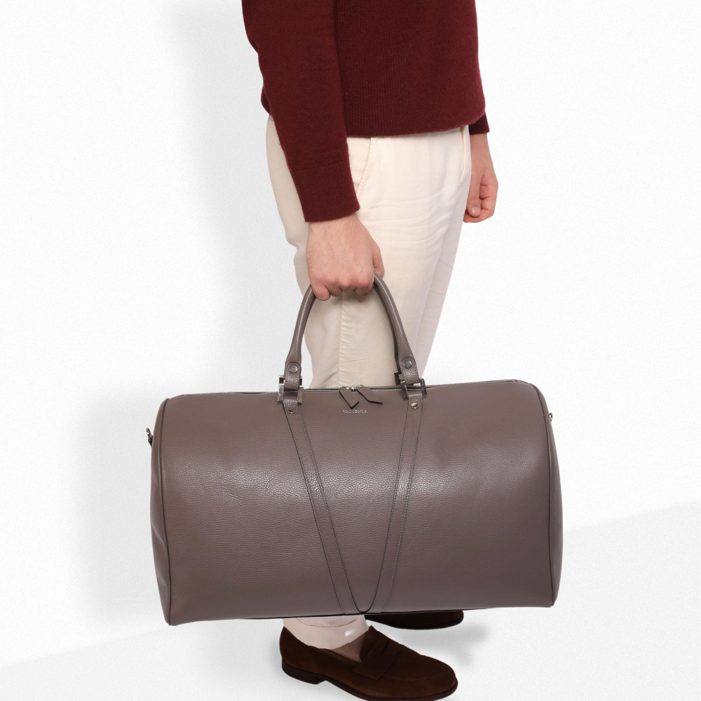 Travel bag made of calfskin taupe