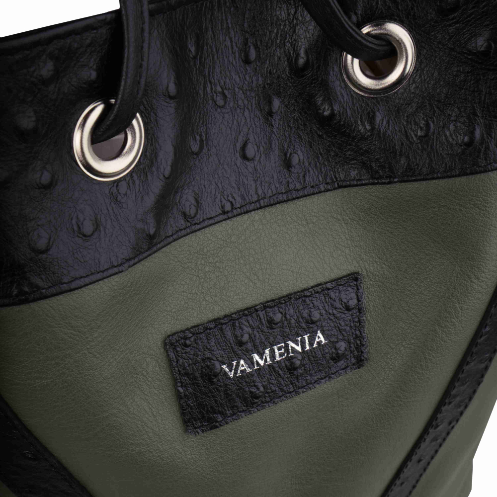 Rucksack aus Leder mit Kordelzug und Prägung -LAVERNA-